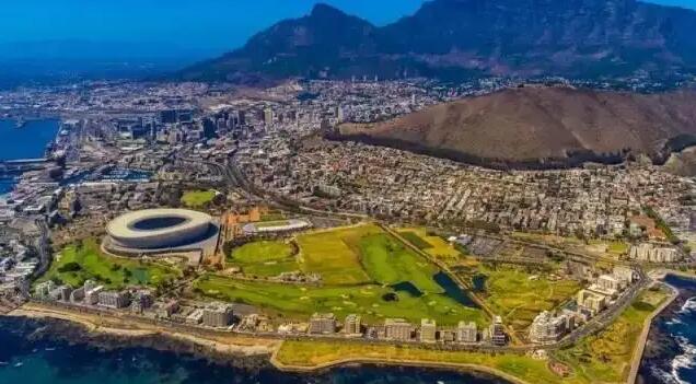 南非開普敦火災致2人死亡 15座房屋焚毀