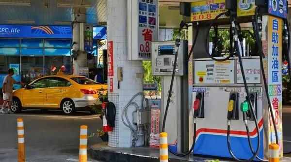 台塑汽、柴油 6日起每公升各降0.6元