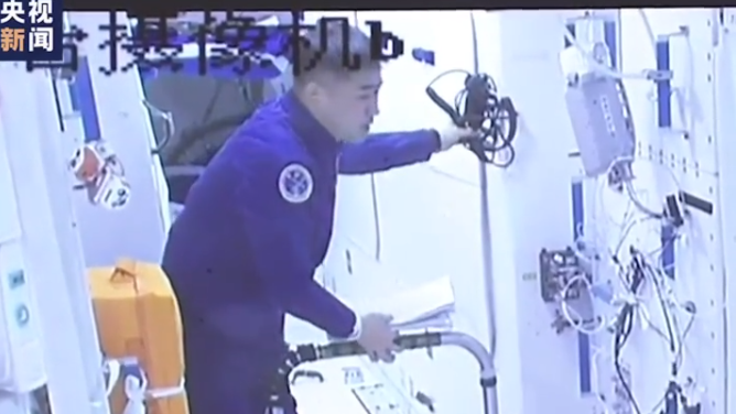 神舟十四號3名航天員進駐天和核心艙