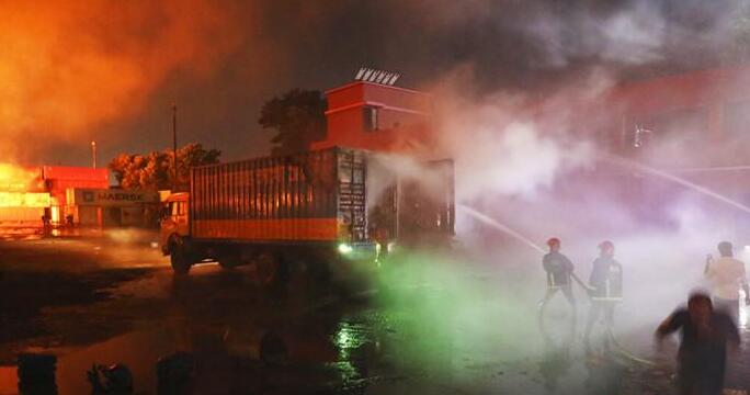 【追蹤報道】孟加拉集裝箱堆場起火引發爆炸已致49死 數百人受傷