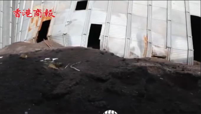 有片 | 俄媒稱烏軍燒毀馬里烏波爾港大量糧食：成堆穀物焦黑、腐爛