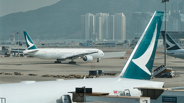 國泰料上半年虧損按年減少  上月客運年增1.4倍