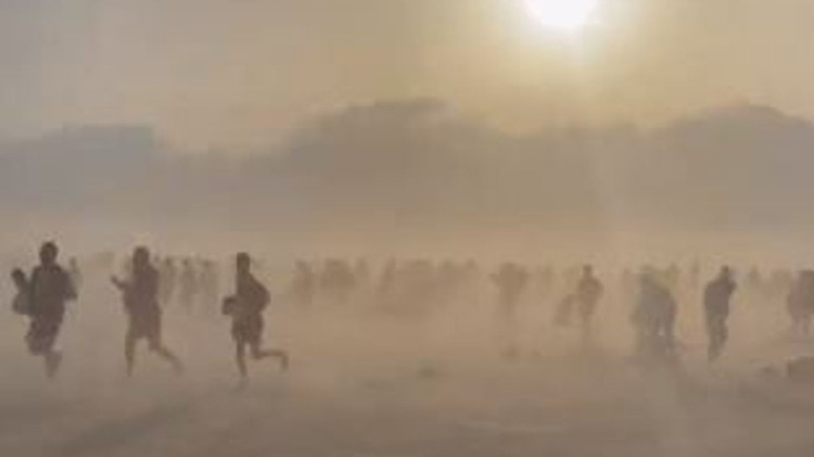 法國西北海岸遭遇罕見龍捲風 現場沙塵漫天