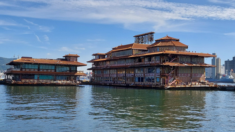 公司倒閉欠債 高雄豪華海上餐廳年久失修將拆除