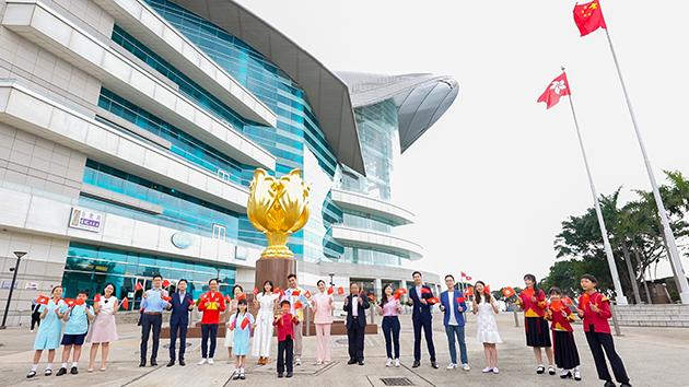 有片｜快閃慶回歸 歌聲傳心聲