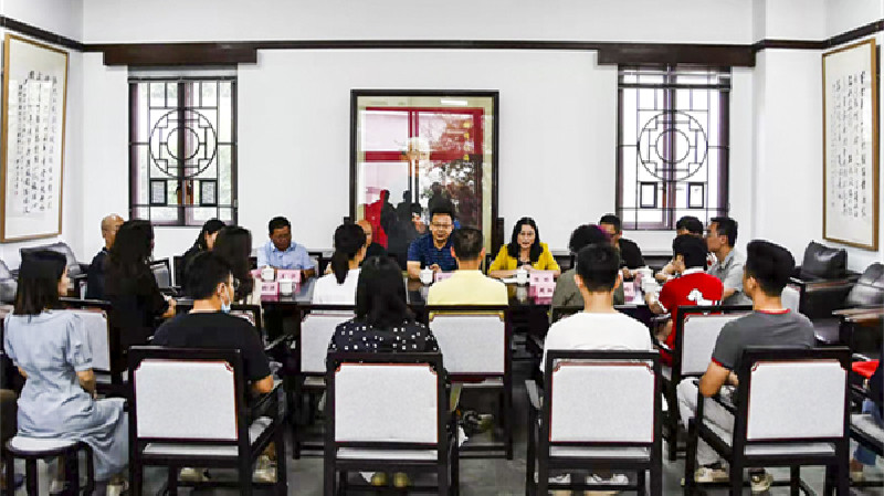 紫荊綻放廿五載 潮心湘印敘鄉情