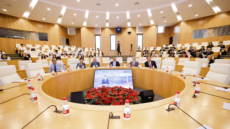 【深港雙城記】香港中文大學(深圳)師生慶祝香港回歸祖國二十五周年
