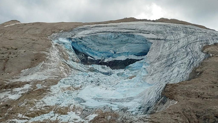 意大利冰川滑坡造成至少6人死亡