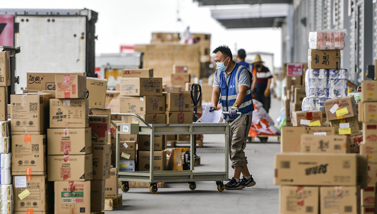 上半年全國快遞業務量預計將超500億件