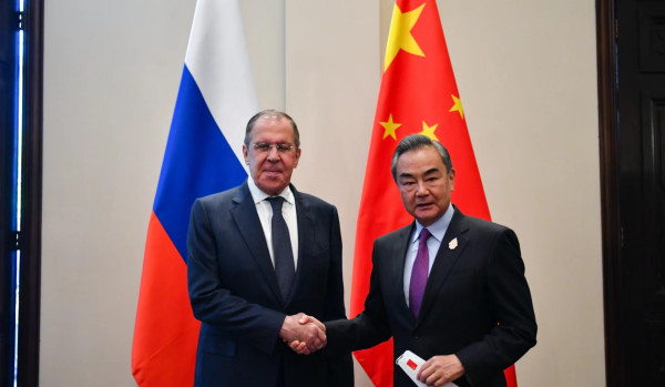 王毅會見俄羅斯外長拉夫羅夫