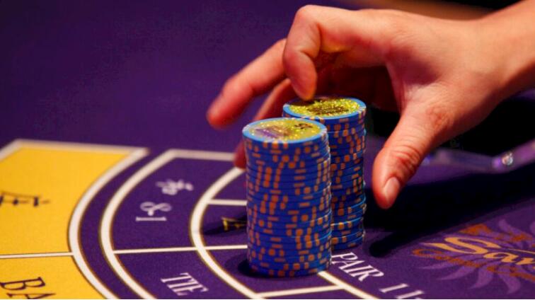 澳門賭場今起停運7日 濠賭股開盤大跌