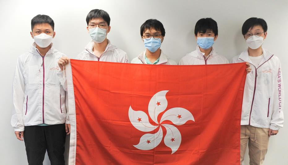 蔡若蓮祝賀港生在國際數學及物理奧林匹克取得優異成績