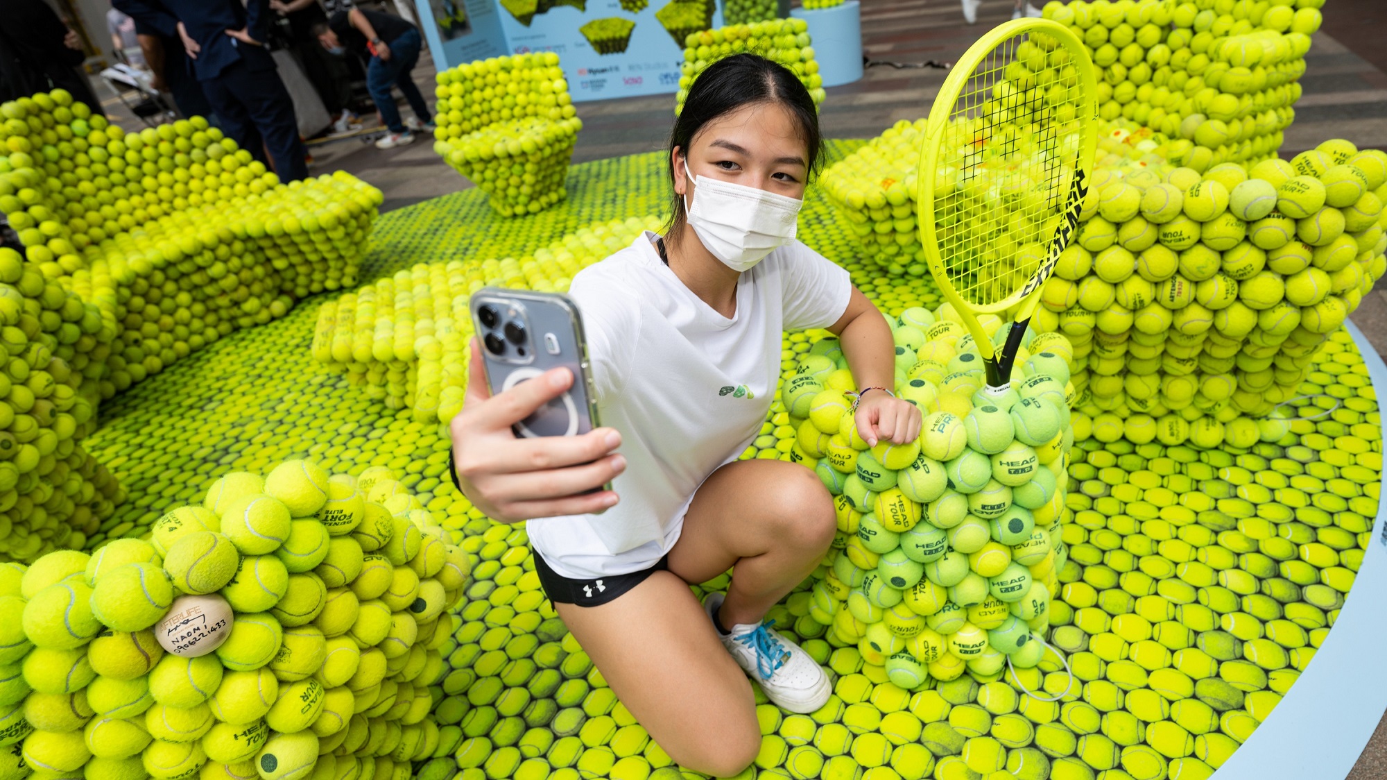 【玩樂】網球藝術座椅展覽 自拍贏大獎