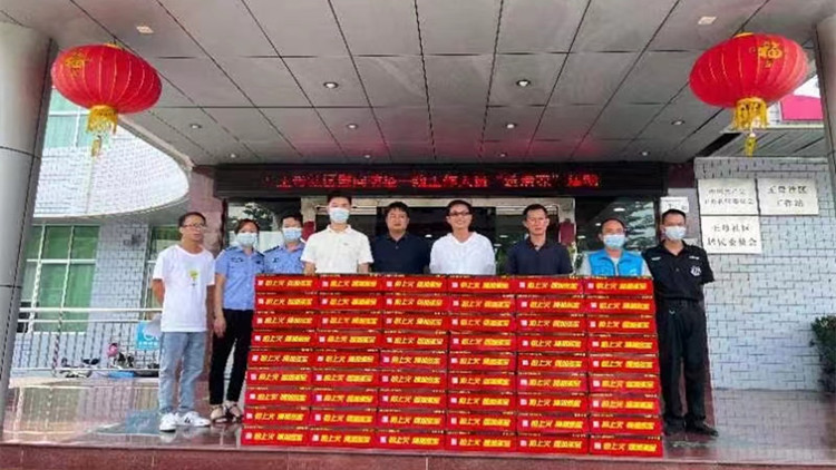 深圳大鵬辦事處匯聚愛心致敬高溫下的「疫」線「戰士」