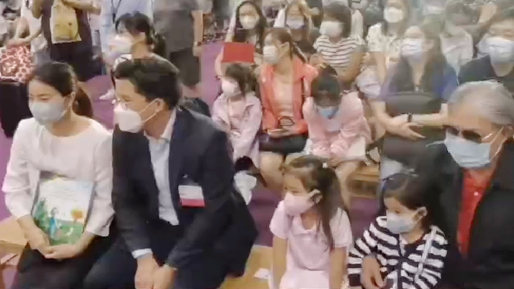 有片｜霍家三代同框齊撐晶晶 爺孫親近 兄妹情深