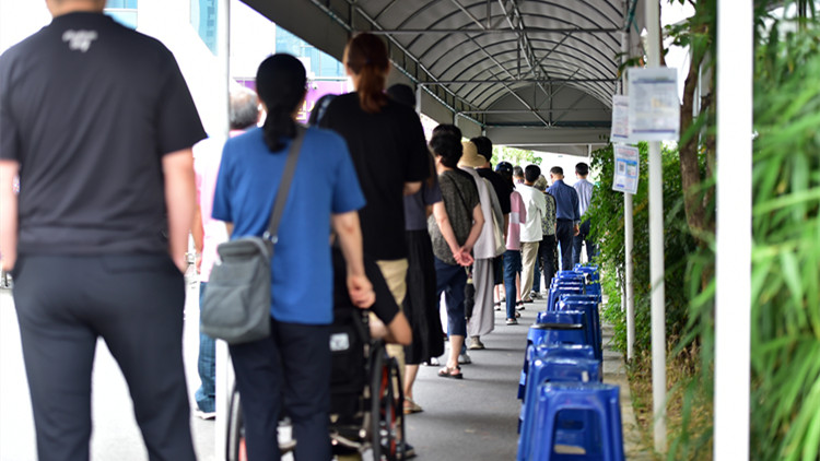 韓國單日新增確診病例數超11萬