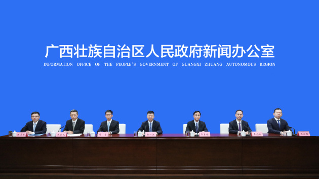 西部陸海新通道海鐵聯運班列開行量年均增速超140%