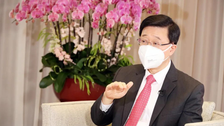 有片 | 李家超上任滿月：一起去追