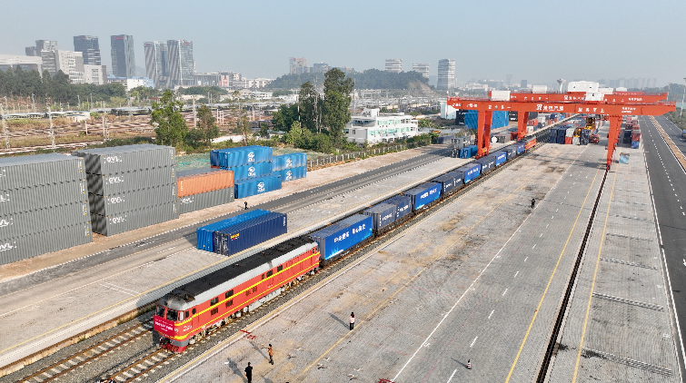 5日至7日經水路抵港物資7.3萬噸 21名跨境司機初陽或不確定