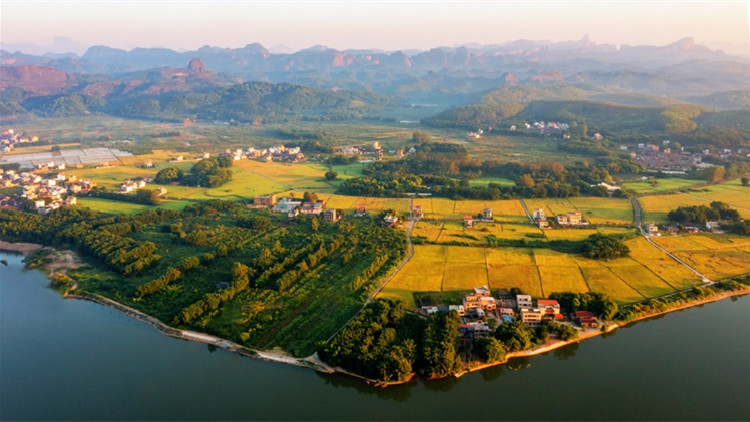 【萬水千山總是情】大美丹霞 丹山碧水秋色正宜人