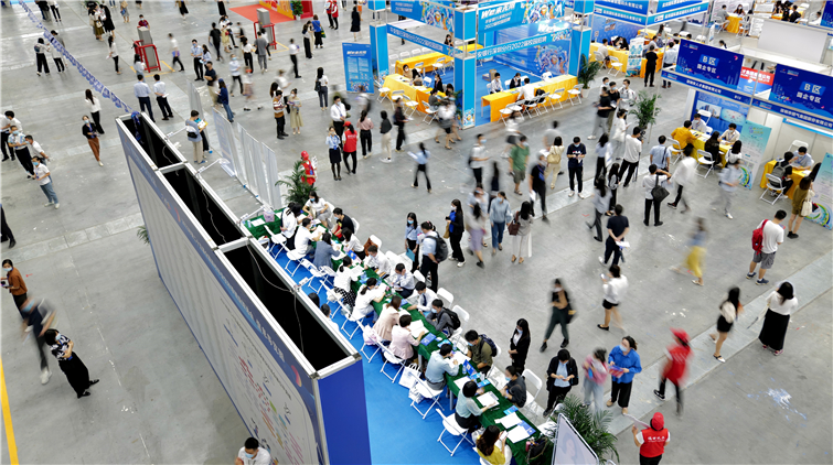 深圳率先發放首批一次性擴崗補助45.3萬元 惠及企業160家