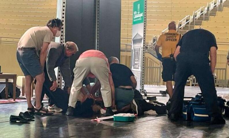 作家薩爾曼·拉什迪在紐約州遭襲 情況不樂觀