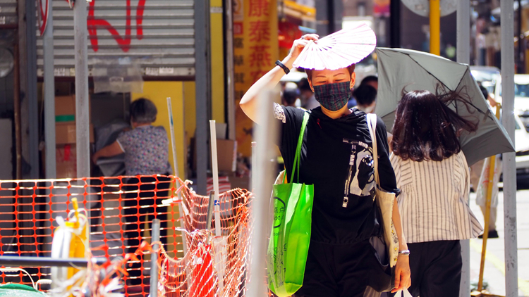 天文台發出酷熱天氣警告 市民應應採取措施預防中暑