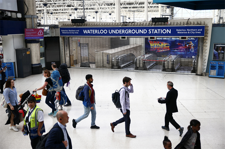 倫敦地鐵工人大罷工 陸上公共交通陷癱瘓