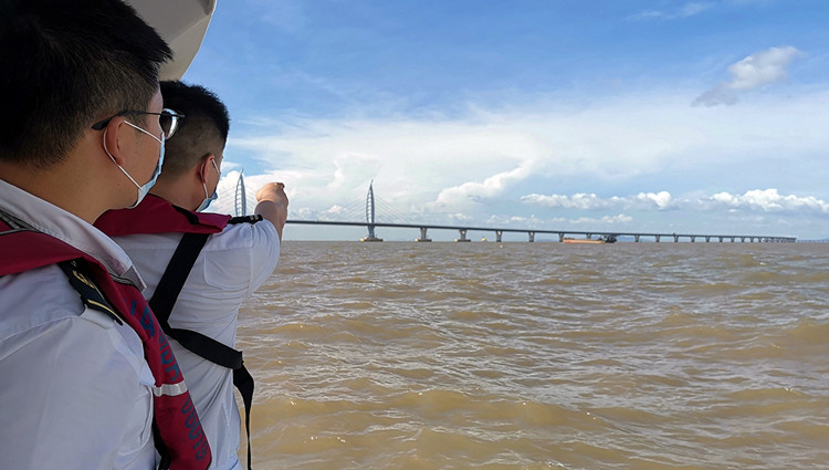 港珠澳大橋橋樑航道24日11時起封閉