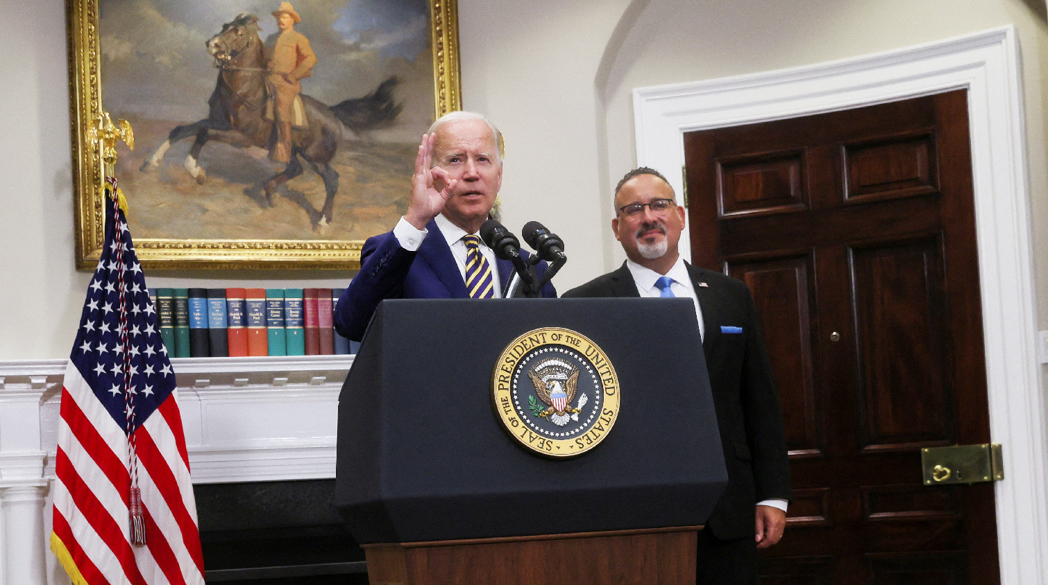 拜登首次公開回應FBI突查特朗普莊園：不知情