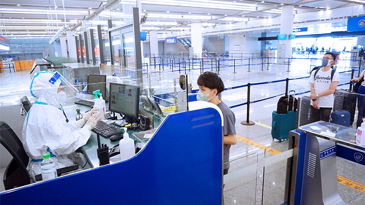 港珠澳大橋邊檢站暢通香港學生「北上升學路」