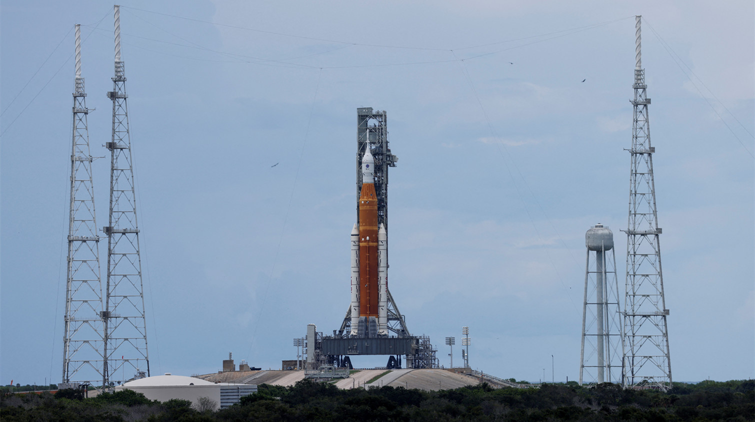 美國新一代登月火箭發射推遲 疑引擎故障