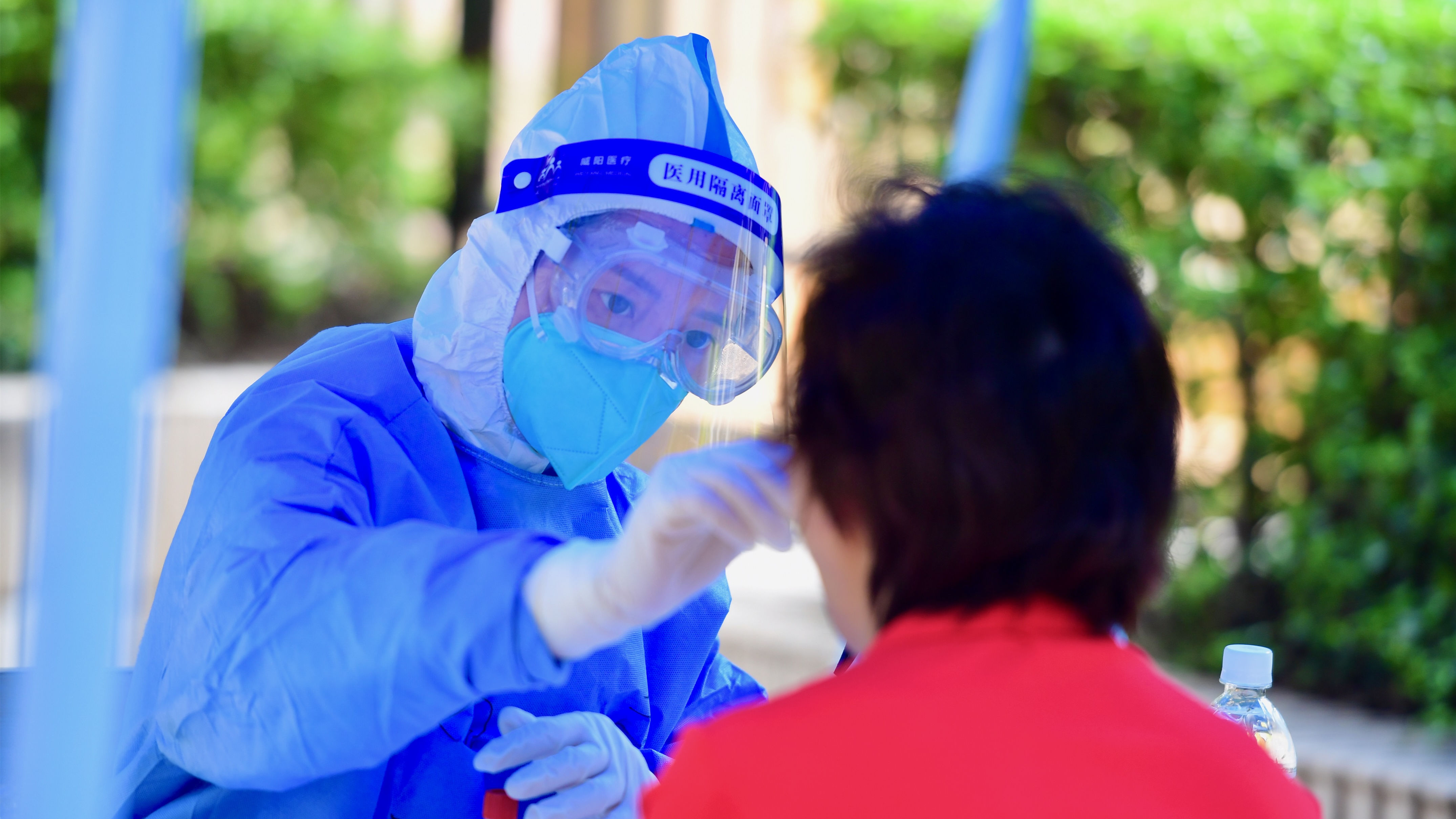 8月29日深圳在隔離密接人員中發現6例，重點人員中發現14例，主動就診3例，社區篩查發現12例