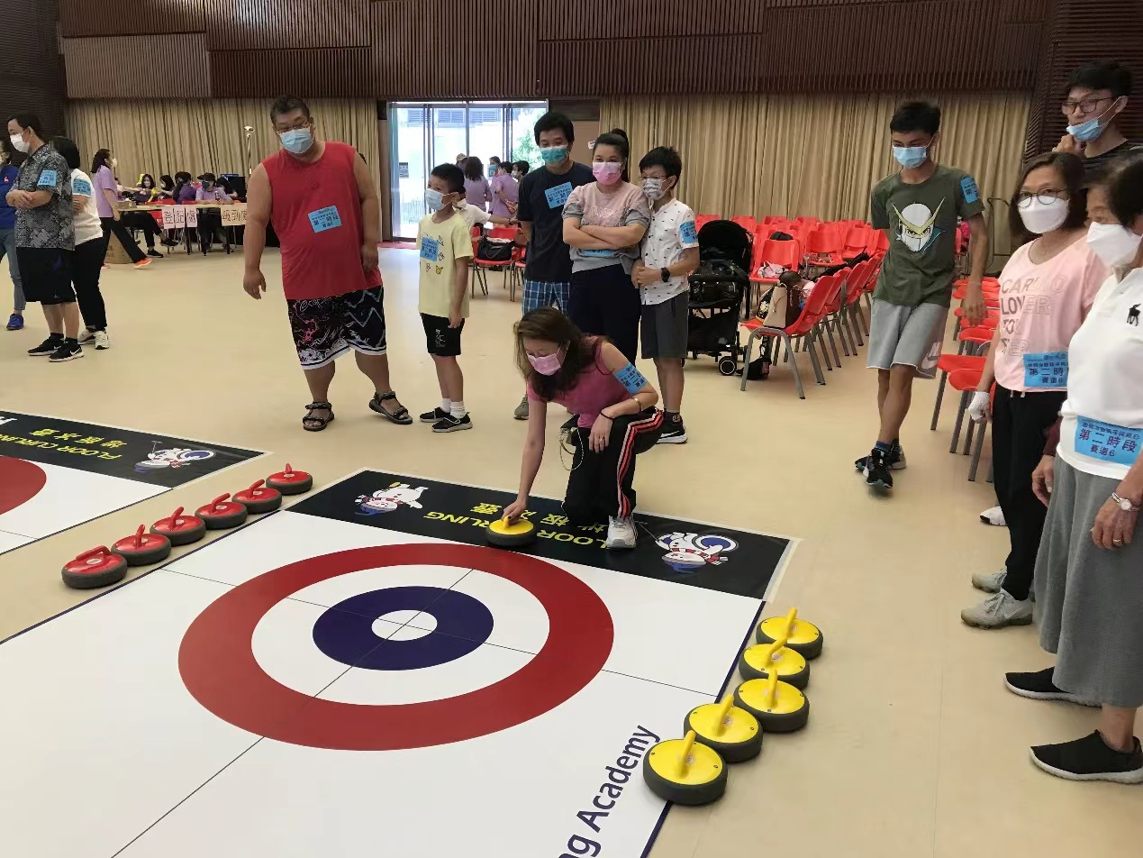 九龍婦聯辦地板冰壺、乒乓球同樂日