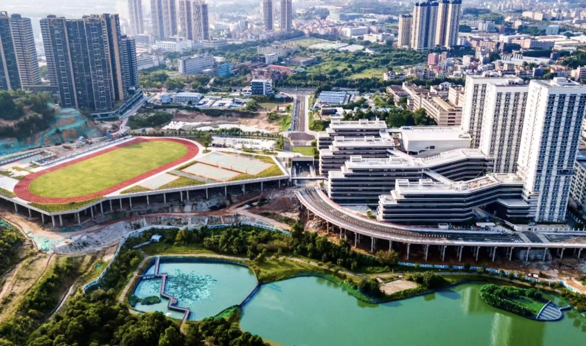 深圳科學高中龍崗分校交付使用  致力辦成粵港澳大灣區創新型學校