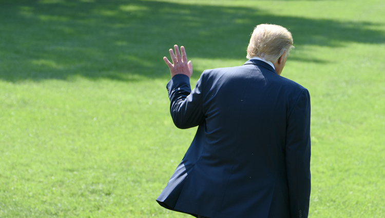 美媒稱司法部或在中期選舉後宣布對特朗普的指控