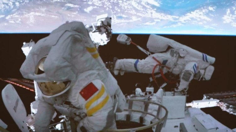 神舟十四號航天員乘組圓滿完成首次出艙活動全部既定任務