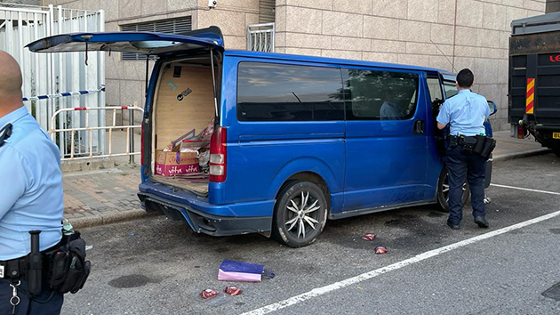 鴨脷洲中年漢貨Van內燒炭亡