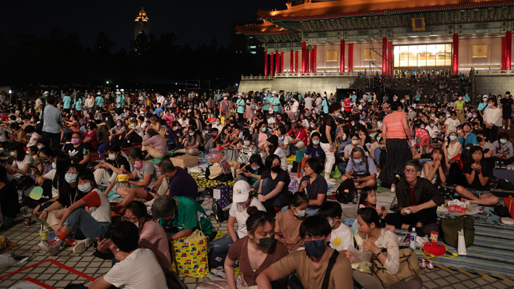 台灣新增39628例新冠肺炎確診病例