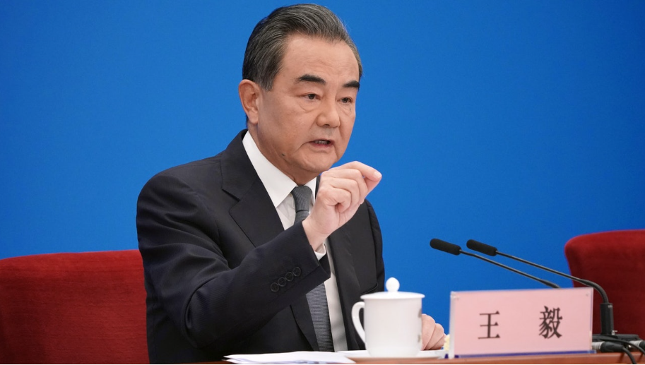 王毅同法國總統外事顧問博納通電話