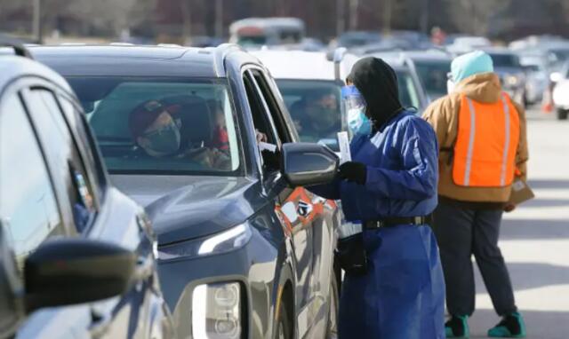 美國今年已有22.5萬人死于新冠 疾控中心主任稱死亡率仍過高