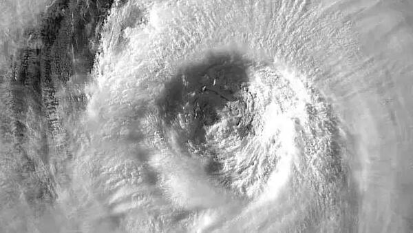 超強颱風「奧鹿」登陸菲律賓 多地停工停課
