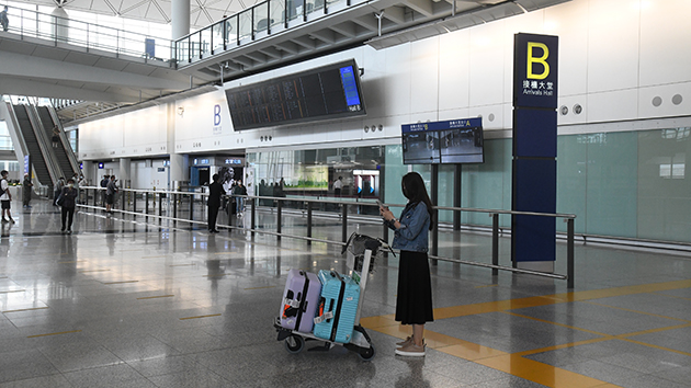 「0+3」實施翌日機場人流仍疏落 旅客冀進一步放寬檢疫安排