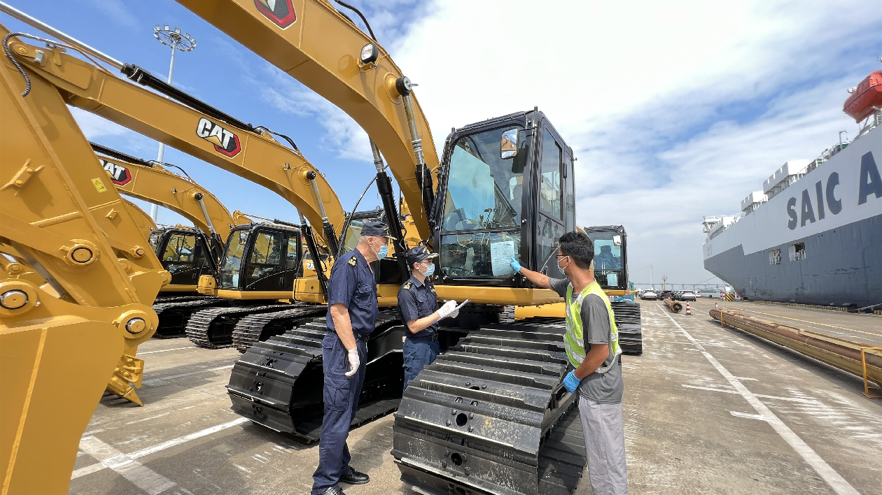 中國工程機械車走俏「一帶一路」市場