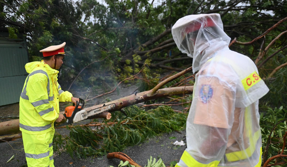颱風「奧鹿」過境 越南多地房屋損壞 菲律賓逾15萬人受災