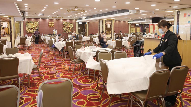 下周四起食肆每枱可增至12人 張宇人：對餐飲生意有幫助
