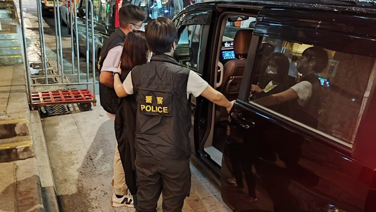 涉向客人提供陰性快測棒 中環酒吧女職員被捕