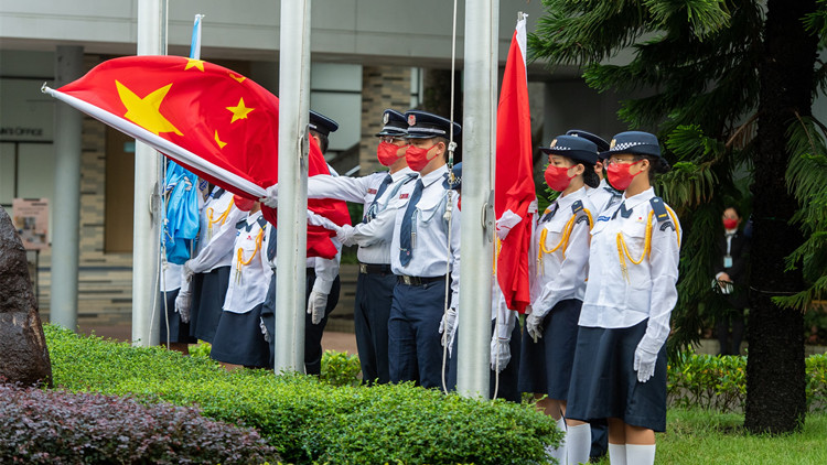 浸大校內舉行升旗儀式 衞炳江：浸大社群聚首 齊祝祖國繁榮昌盛