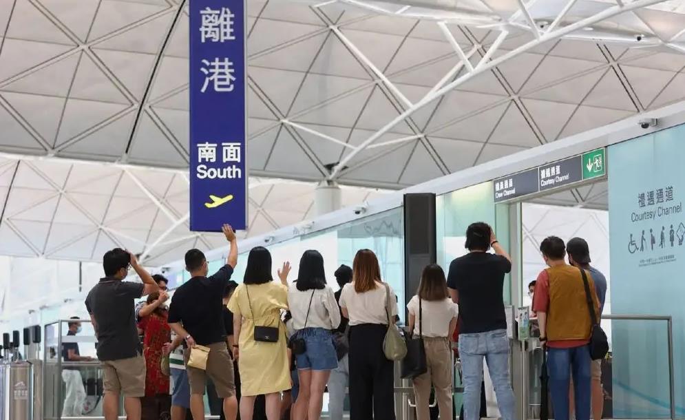 調查指近半市民料三個月內實施「0+0」 三成受訪者擬年內外遊