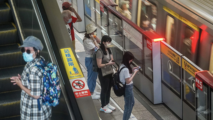 台灣增46423例新冠本土病例